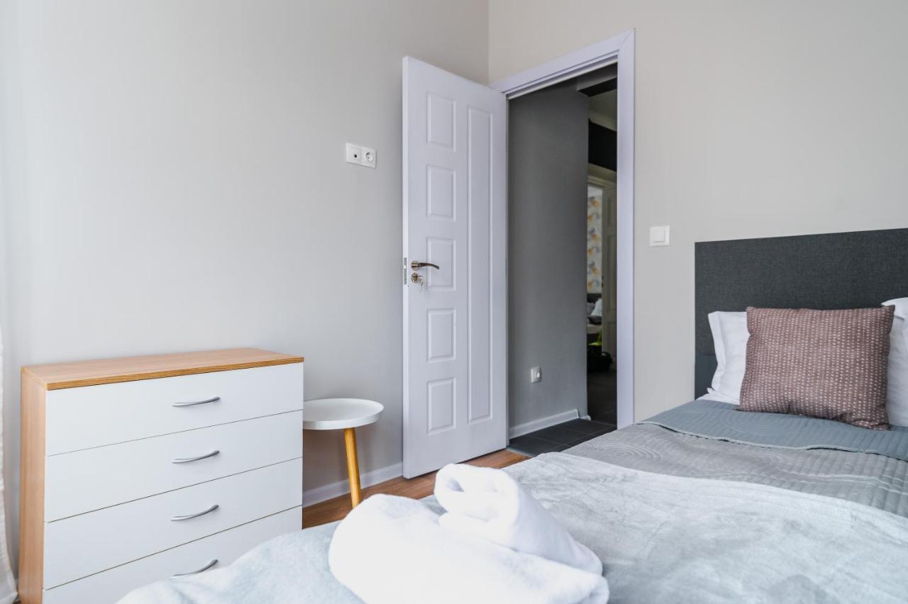 Boutique 2-bedroom In Apartemen Sofia