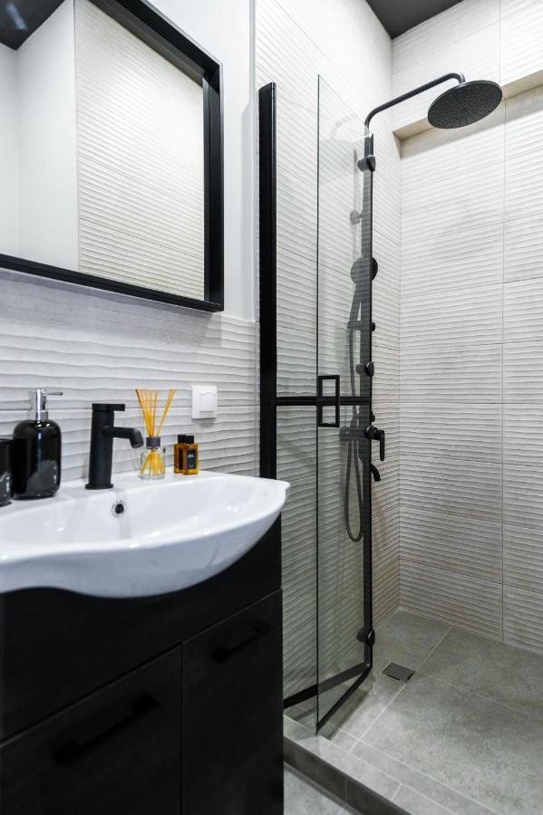 Boutique 2-bedroom In *